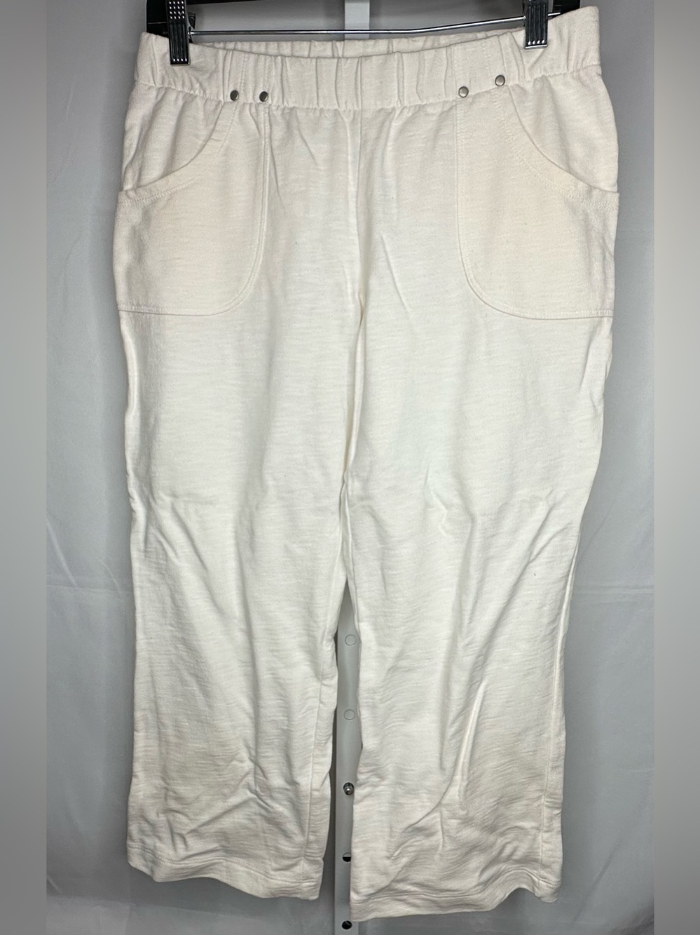 Weekends by Chico’s women’s cream crop sweatpants
